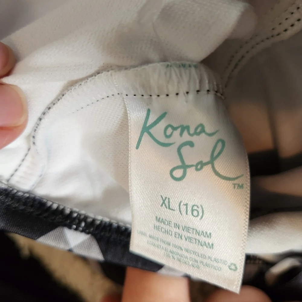 Kona Sol Cropped Tankini Top Plaid Black White